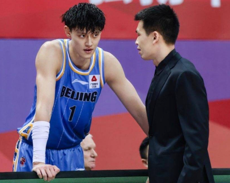 CBA常规赛加时末段再迎强敌，里尔再遭质疑，主帅态度——更衣室稳定，医务组通报恢复的简单介绍